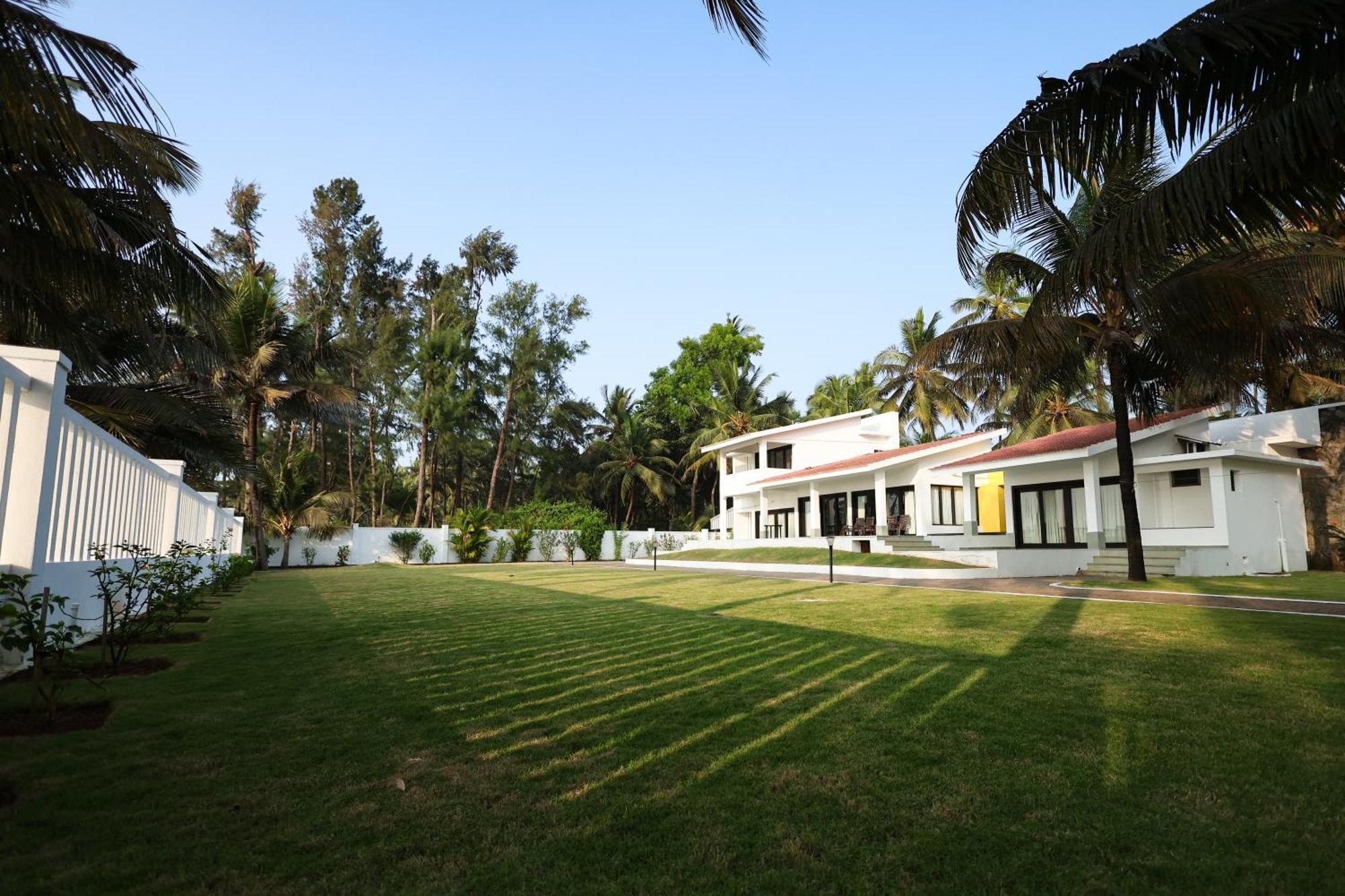 Seascape By Ewa Properties Malpe Exteriör bild
